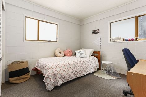 Photo of property in 25 Cyclarama Crescent, Massey, Auckland, 0614