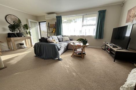 Photo of property in 2/10 Mayville Avenue, New Lynn, Auckland, 0600