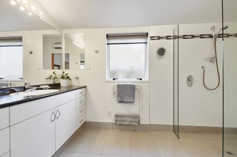 Photo of property in 17 Seagrave Place, Ilam, Christchurch, 8041