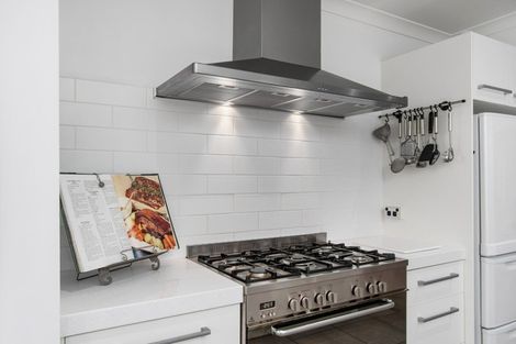 Photo of property in 17 Merriman Place, Pyes Pa, Tauranga, 3112