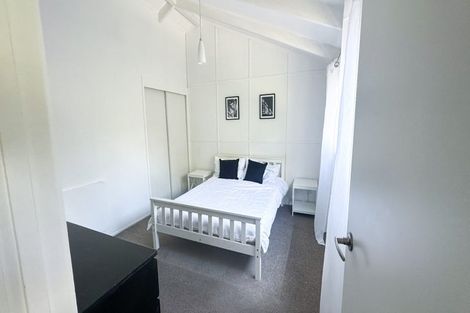 Photo of property in 4 Hiwihau Place, Glenfield, Auckland, 0629