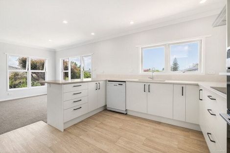 Photo of property in 13 Thomas Road, Mangere, Auckland, 2022