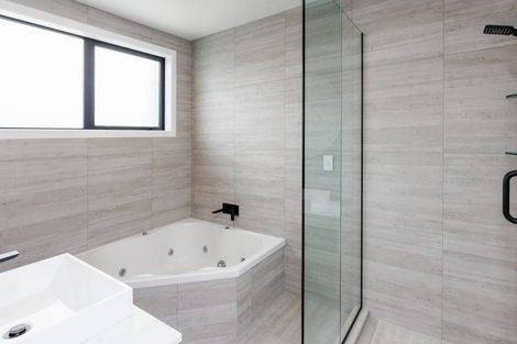 Photo of property in 18 Silkwood Place, Fitzherbert, Palmerston North, 4410