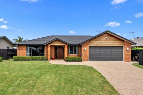 Photo of property in 4 Cabernet Close, Rototuna, Hamilton, 3210