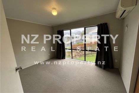 Photo of property in 13 Kearney Place, Massey, Auckland, 0614