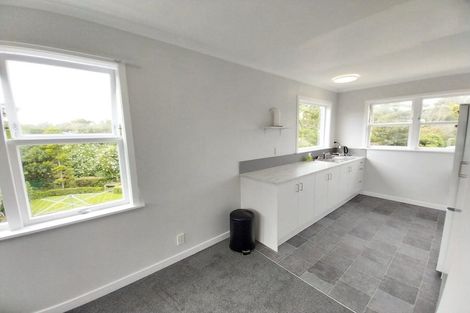 Photo of property in 179 Newlands Road, Newlands, Wellington, 6037