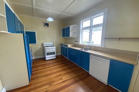 Photo of property in 64 Freyberg Street, Lyall Bay, Wellington, 6022