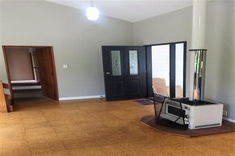 Photo of property in 13a Kingsbridge Place, Newlands, Wellington, 6037