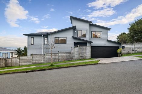 Photo of property in 11 Matisse Drive, West Harbour, Auckland, 0618