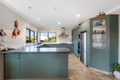 Photo of property in 20 Aranui Drive, Papamoa Beach, Papamoa, 3118