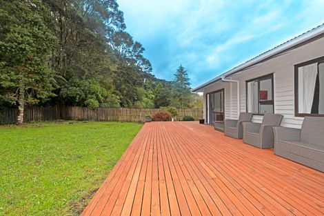 Photo of property in 21a Birdwood Road, Swanson, Auckland, 0612