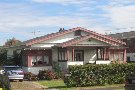Photo of property in 110 Lynwood Road, New Lynn, Auckland, 0600