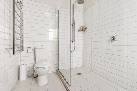 Photo of property in 3/3 Severn Street, Island Bay, Wellington, 6023