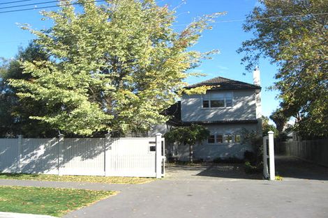 Photo of property in 35 Garreg Road, Fendalton, Christchurch, 8052