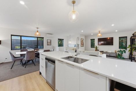 Photo of property in 59 Wallath Road, Westown, New Plymouth, 4310