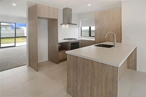 Photo of property in 92 Te Napi Drive, Takanini, 2112