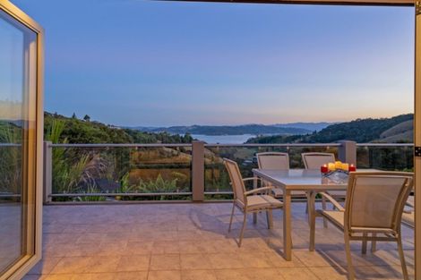 Photo of property in 52 Tarapatiki Drive, Whitianga, 3510