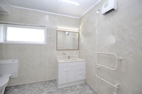 Photo of property in 2 Hoey Street, Te Kamo, Whangarei, 0112