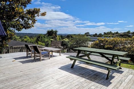 Photo of property in 180 Kittiwake Drive, Schnapper Rock, Auckland, 0632