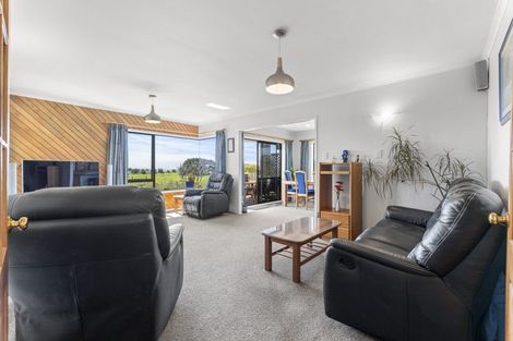 Photo of property in 9 Chatswood Grove, Fitzroy, New Plymouth, 4312