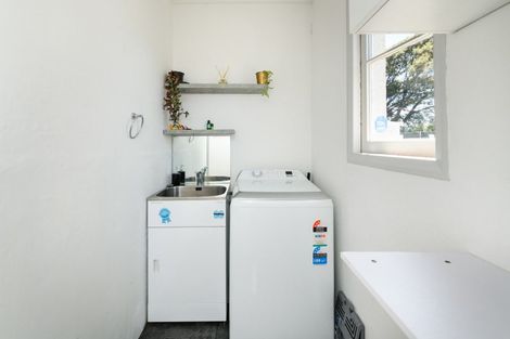 Photo of property in 5 Rangitira Avenue, Palmerston North, 4414