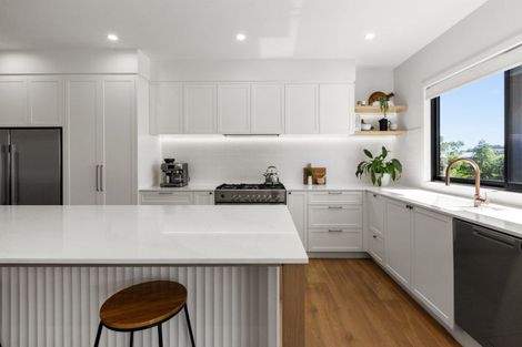 Photo of property in 4 Te Roera Drive, Taradale, Napier, 4112