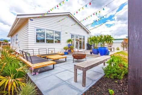 Photo of property in 217 Ocean Road, Whangamata, 3620