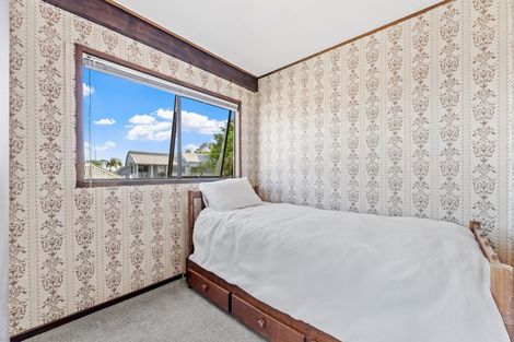 Photo of property in 32 Zita Avenue, Matakatia, Whangaparaoa, 0930