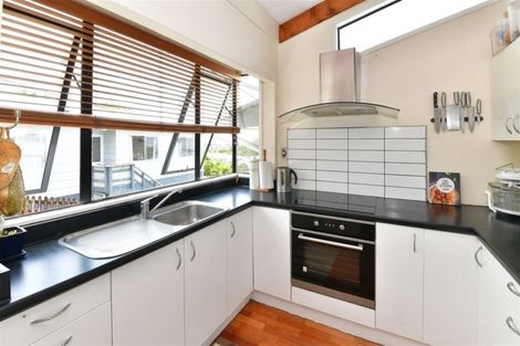 Photo of property in 10b Penton Road, Stanmore Bay, Whangaparaoa, 0932