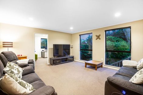 Photo of property in 48 Sailmaker Close, Whitby, Porirua, 5024
