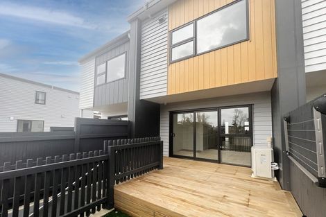 Photo of property in 2/13 Grove Lane, Pakuranga, Auckland, 2010