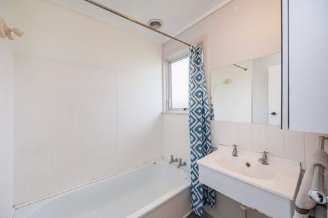 Photo of property in 39 Clausen Street, Takaro, Palmerston North, 4412