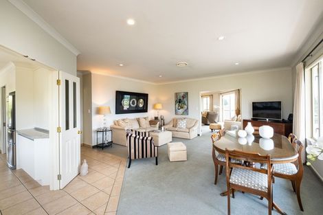 Photo of property in 53 Hikanui Drive, Havelock North, 4130