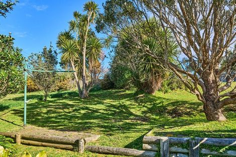 Photo of property in 34a Colchester Crescent, Newlands, Wellington, 6037