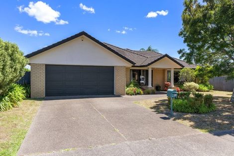 Photo of property in 4 Mullagh Place, East Tamaki Heights, Auckland, 2016