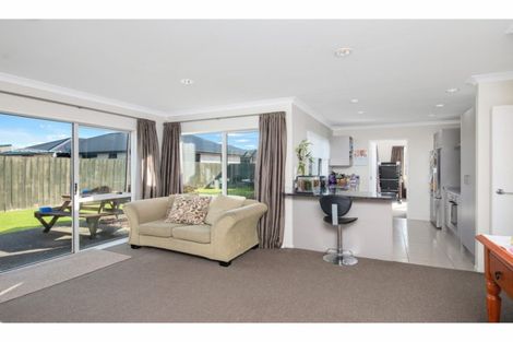 Photo of property in 19 Magnolia Drive, Waiuku, 2123