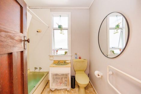 Photo of property in 40 Puriri Terrace, Roslyn, Palmerston North, 4414