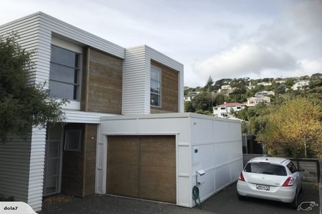 Photo of property in 10 Tiketike Way, Brooklyn, Wellington, 6021