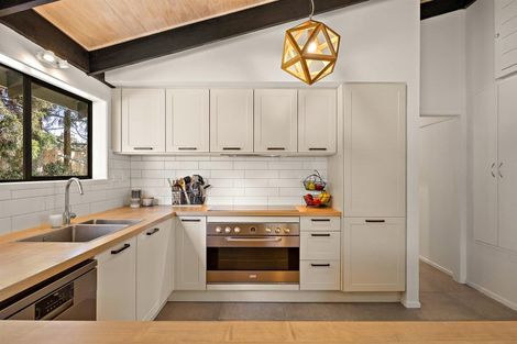 Photo of property in 1115 State Highway 16, Waimauku, 0883