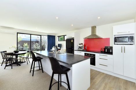Photo of property in 10 Fairbairn Close, Halswell, Christchurch, 8025