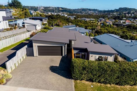 Photo of property in 48 Endeavour Drive, Whitby, Porirua, 5024