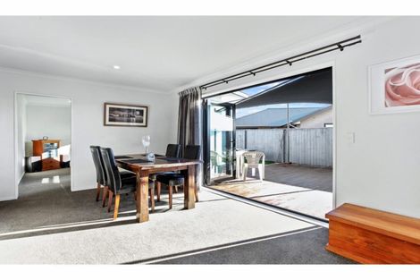 Photo of property in 16 Little Oaks Drive, Yaldhurst, Christchurch, 8042