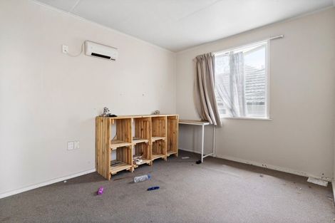 Photo of property in 81 Onewa Road, Northcote, Auckland, 0627
