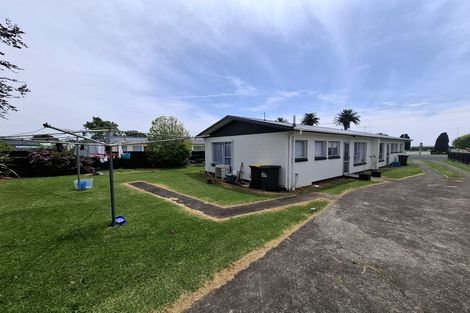 Photo of property in 2/52 Bayly Street, Waitara, 4320