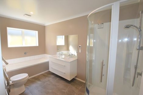 Photo of property in 114 Amesbury Drive, Churton Park, Wellington, 6037