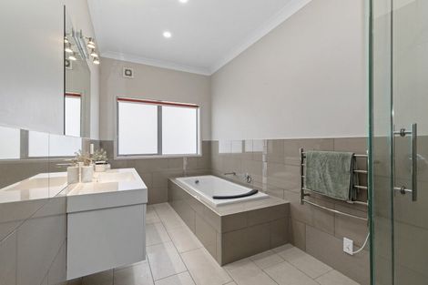 Photo of property in 34 Arahiwi Grove, Tirohanga, Lower Hutt, 5010