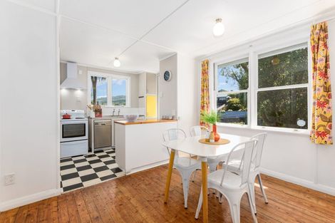 Photo of property in 105 Te Pene Avenue, Titahi Bay, Porirua, 5022