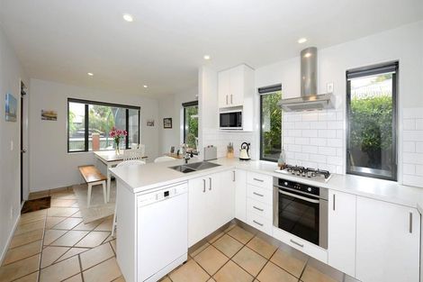 Photo of property in 55 Staveley Street, Avonhead, Christchurch, 8042