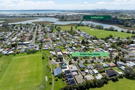 Photo of property in 2/18 Albert Road, Kelston, Auckland, 0602