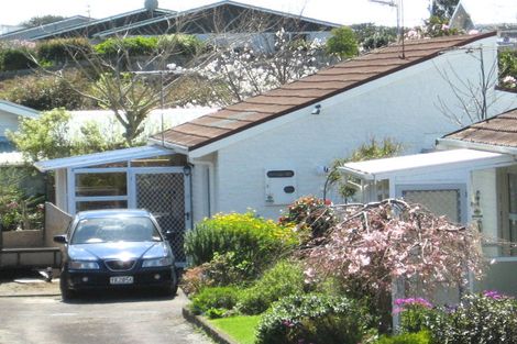Photo of property in 2 Lemon Street, Strandon, New Plymouth, 4312